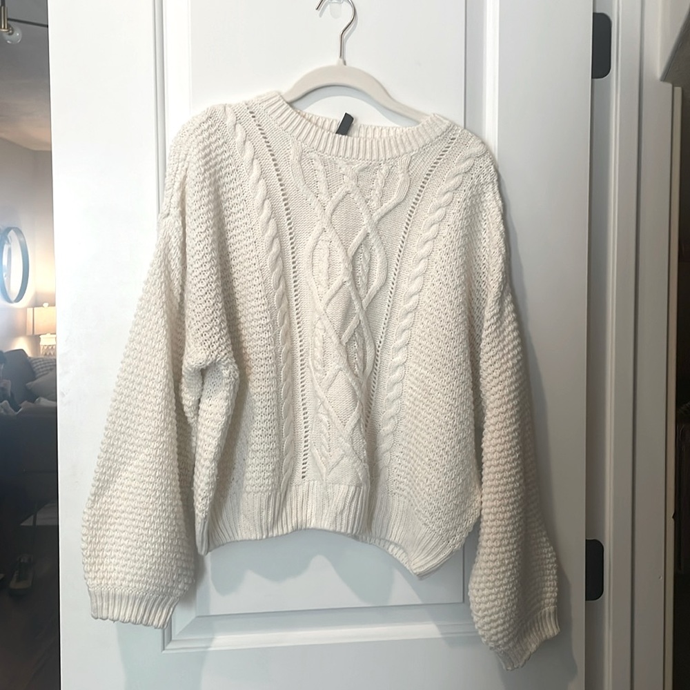 H&M - Divided - White Cable-Knit Sweater - L